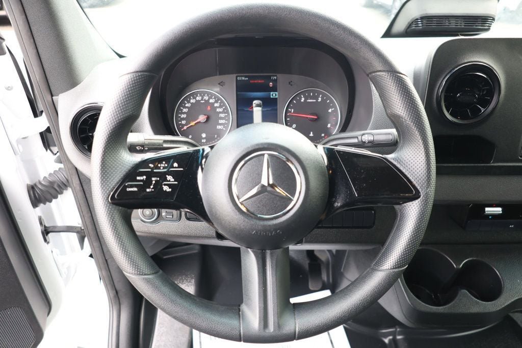Used 2025 Mercedes-Benz Sprinter 2500 image 13