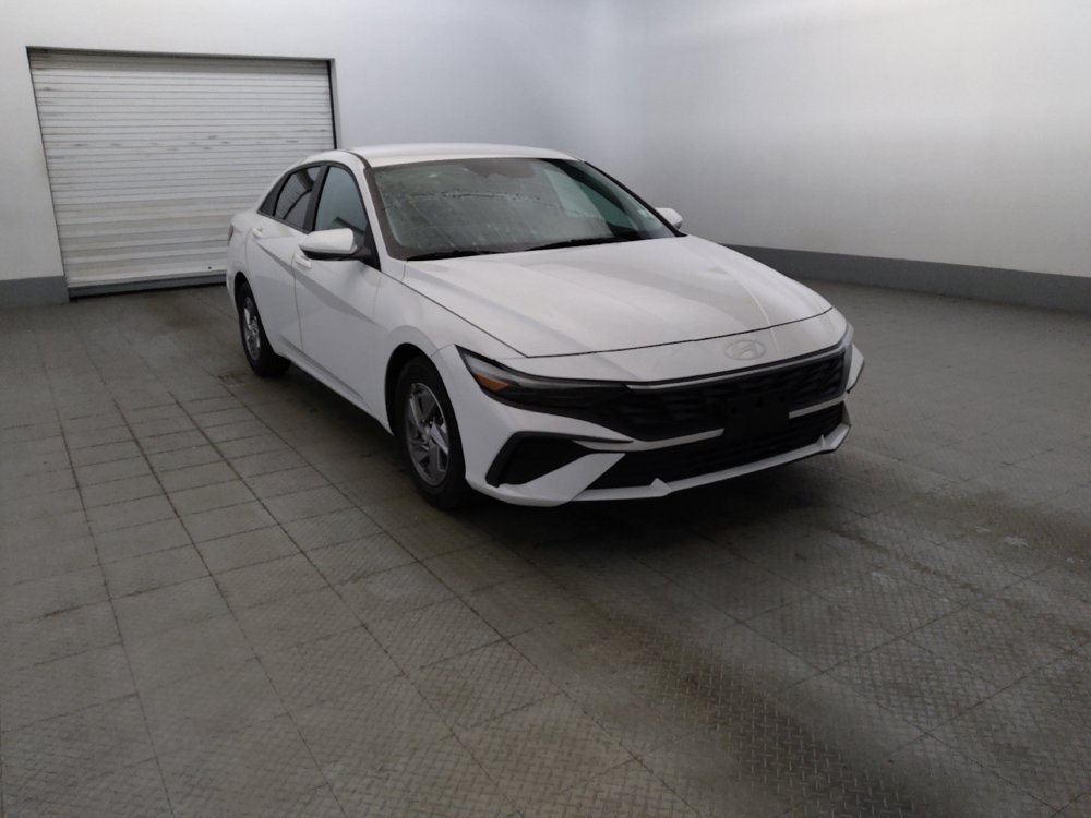 Used 2024 Hyundai Elantra SE FWD image 13