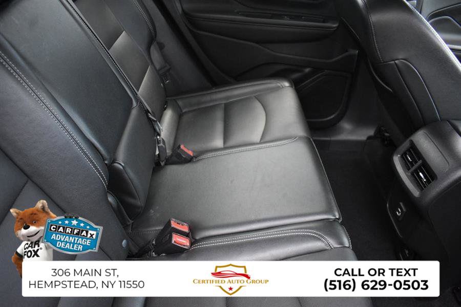 Used 2023 GMC Terrain SLT image 12