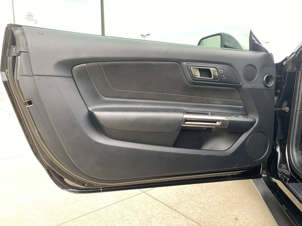 Used 2017 Ford Mustang Shelby GT350 w/ Electronics Package RWD image 11