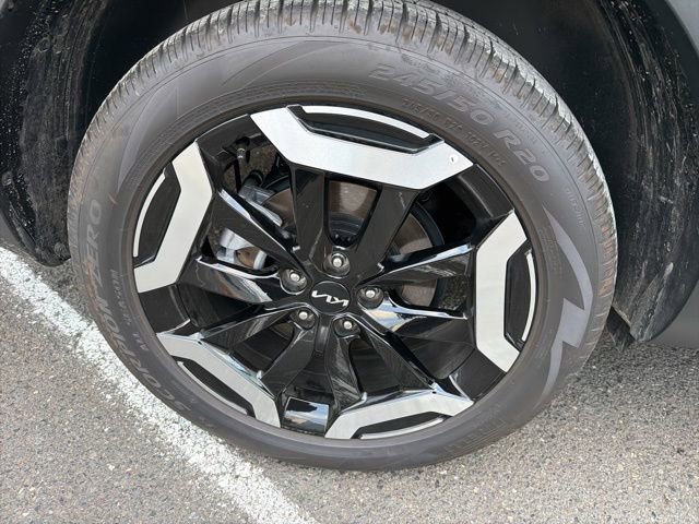 Used 2025 Kia Telluride EX w/ EX Captain's Chair Package image 14