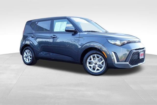 Used 2023 Kia Soul LX w/ Option Group 015 image 2