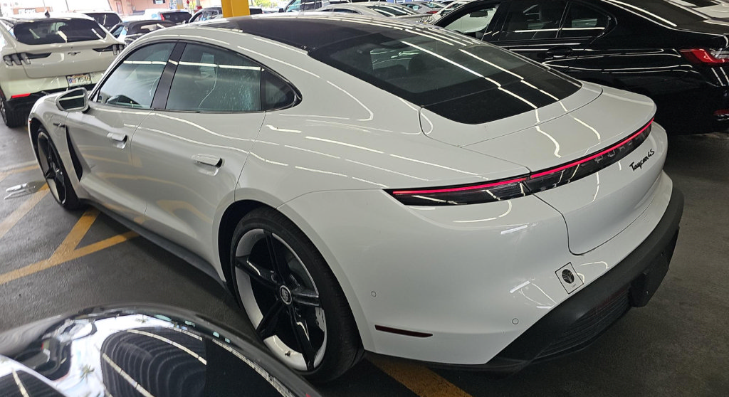 Used 2020 Porsche Taycan 4S w/ Premium Package AWD/4WD image 6
