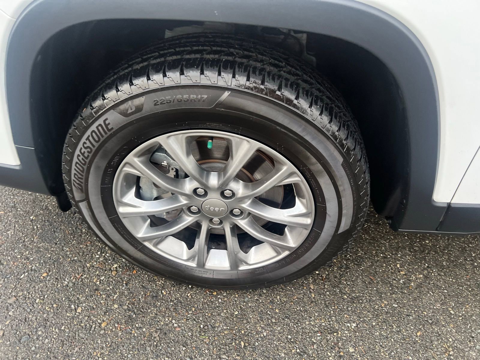 Used 2019 Jeep Cherokee Latitude Plus image 9