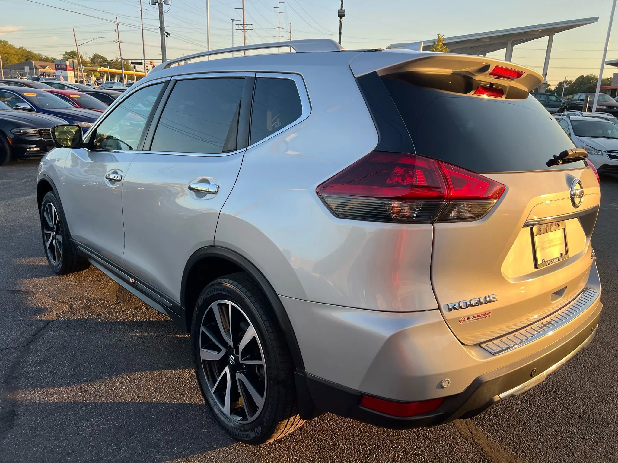 Used 2020 Nissan Rogue SL image 3