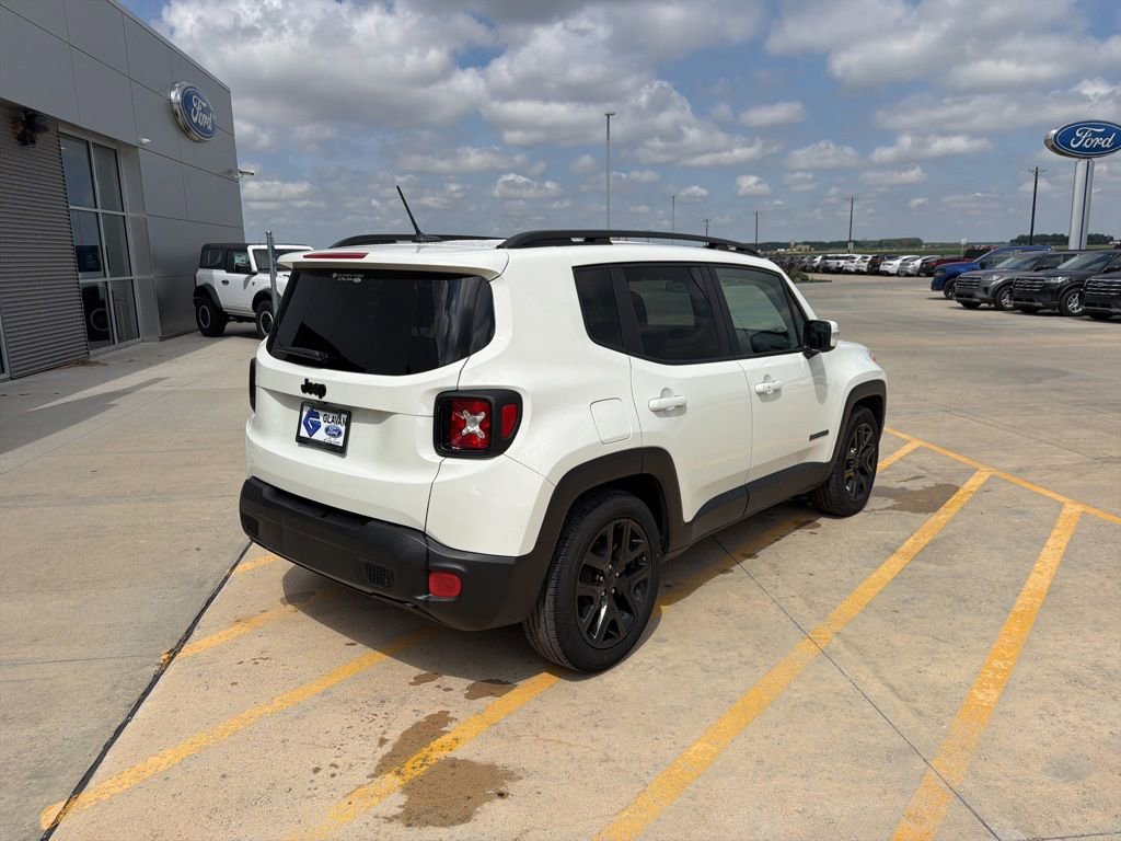 Used 2017 Jeep Renegade Altitude FWD image 7