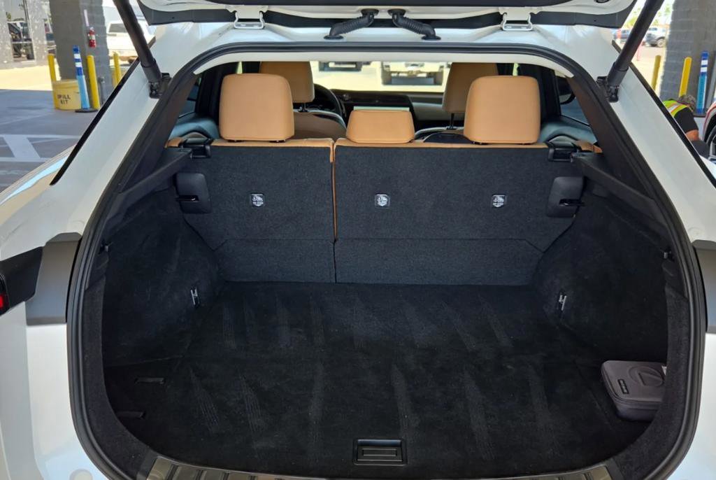 Used 2024 Lexus RZ 300e Premium image 8