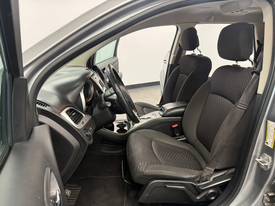 Used 2017 Dodge Journey SE w/ Flexible Seating Group FWD image 42