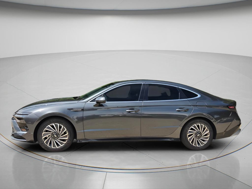 Used 2025 Hyundai Sonata SEL FWD image 3
