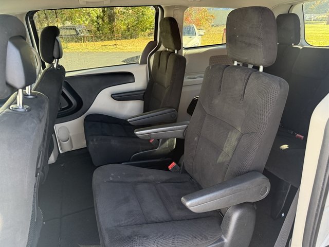 Used 2016 Dodge Grand Caravan SE w/ Quick Order Package 29E SE FWD image 16