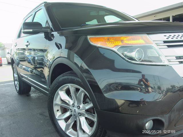 Used 2015 Ford Explorer XLT w/ Equipment Group 202B AWD/4WD image 18