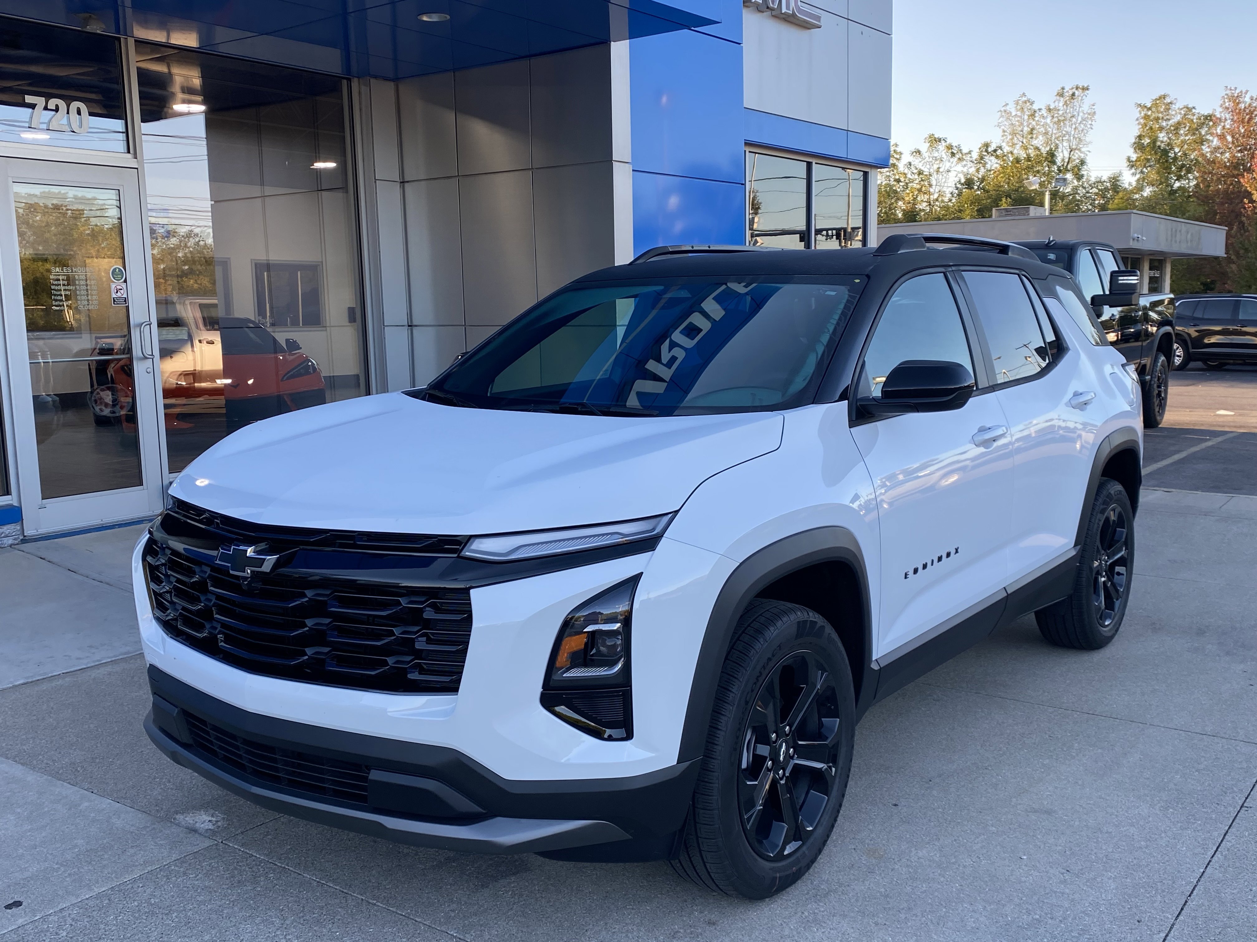 New 2026 Chevrolet Equinox LT w/ Convenience Package II image 17