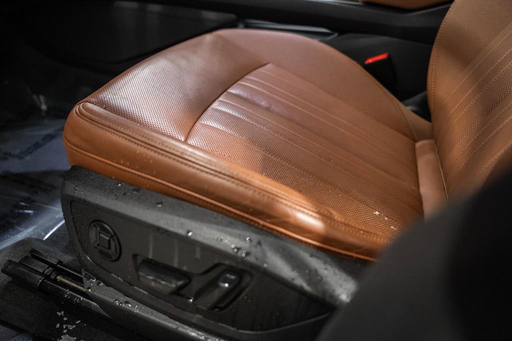 Used 2024 Audi Q8 e-tron Premium Plus image 34