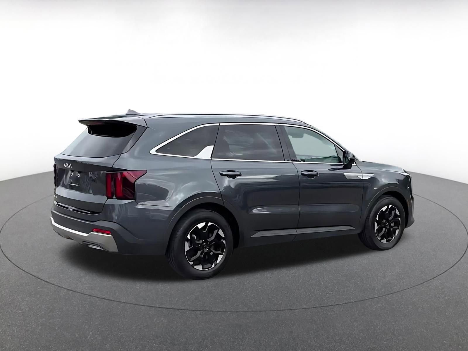 Used 2024 Kia Sorento S FWD image 14