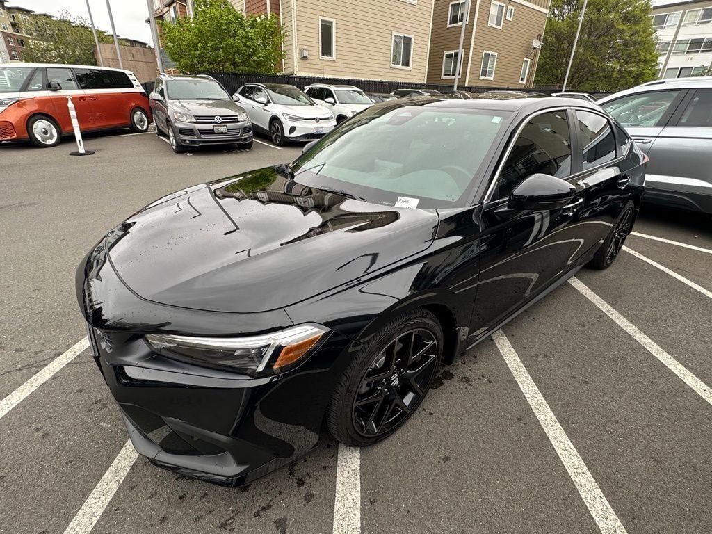 Used 2024 Honda Civic Sport Touring image 3