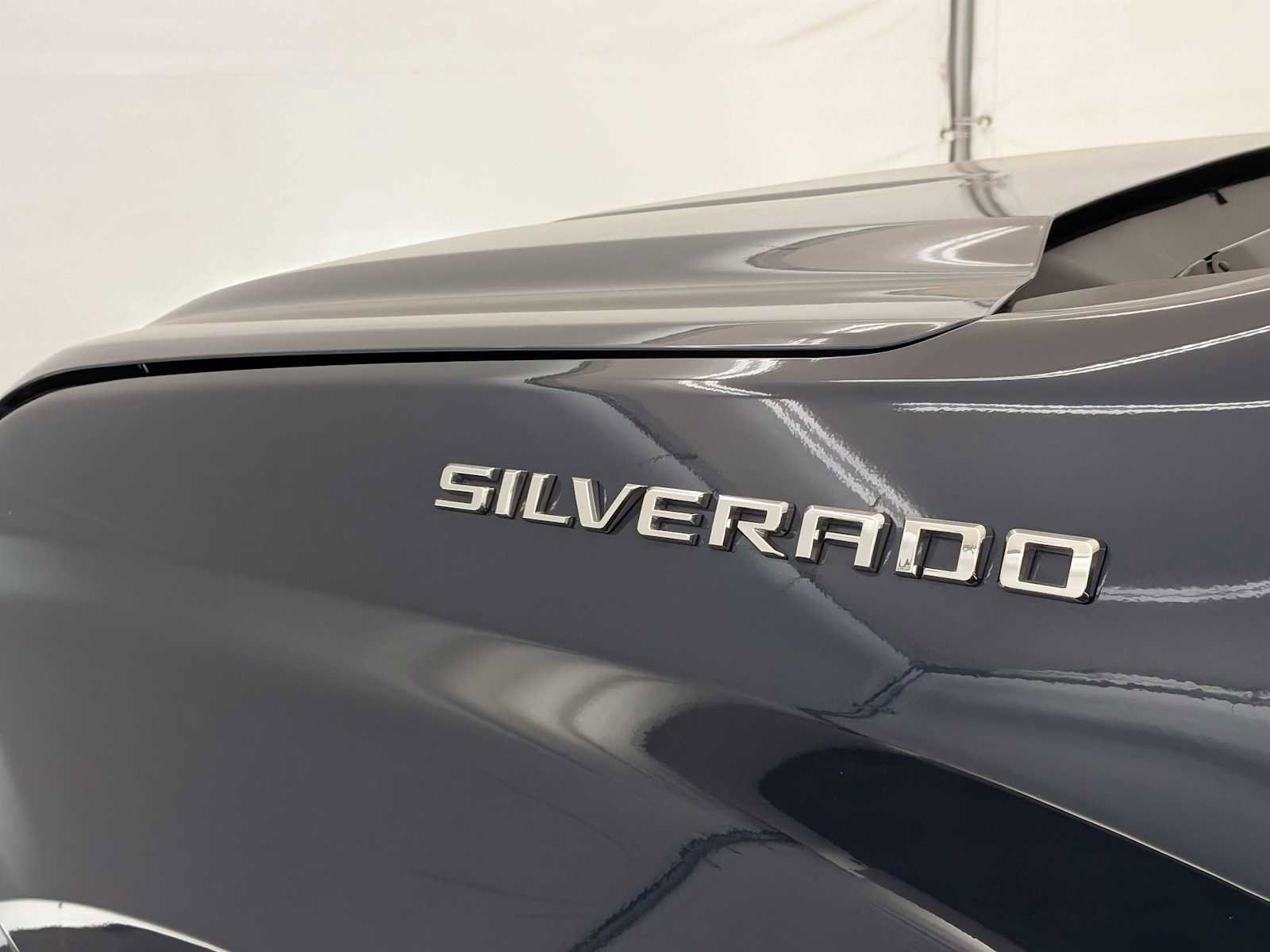 Used 2022 Chevrolet Silverado 1500 LT w/ Safety Package image 11