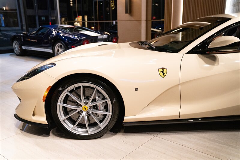 Used 2019 Ferrari 812 Superfast RWD image 14