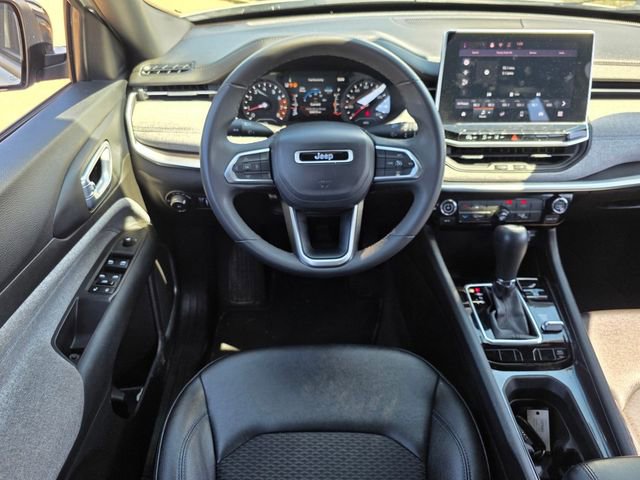 Used 2024 Jeep Compass Latitude AWD/4WD image 8