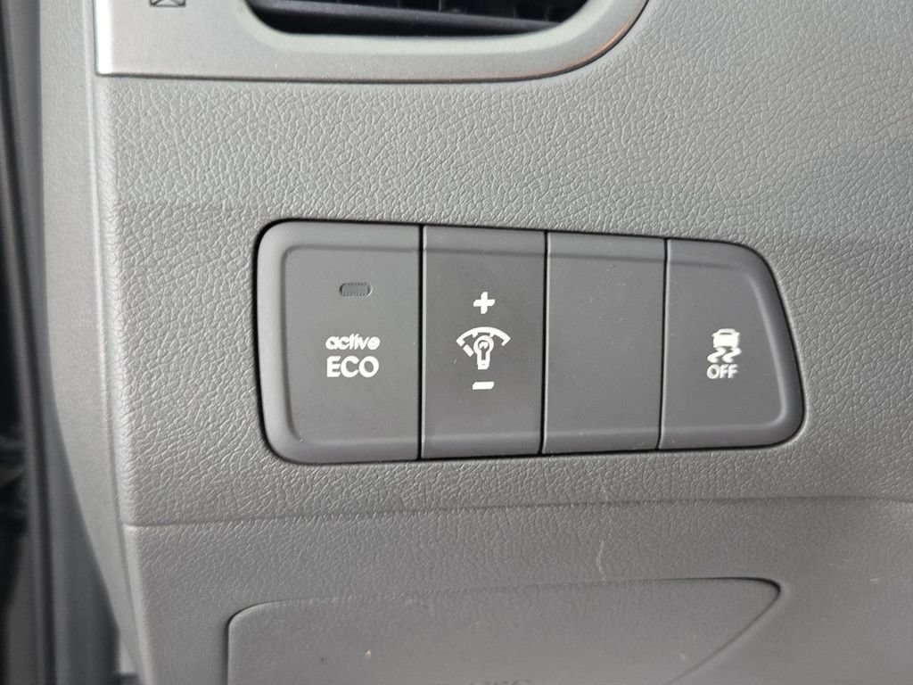 Used 2013 Hyundai Elantra Limited FWD image 21
