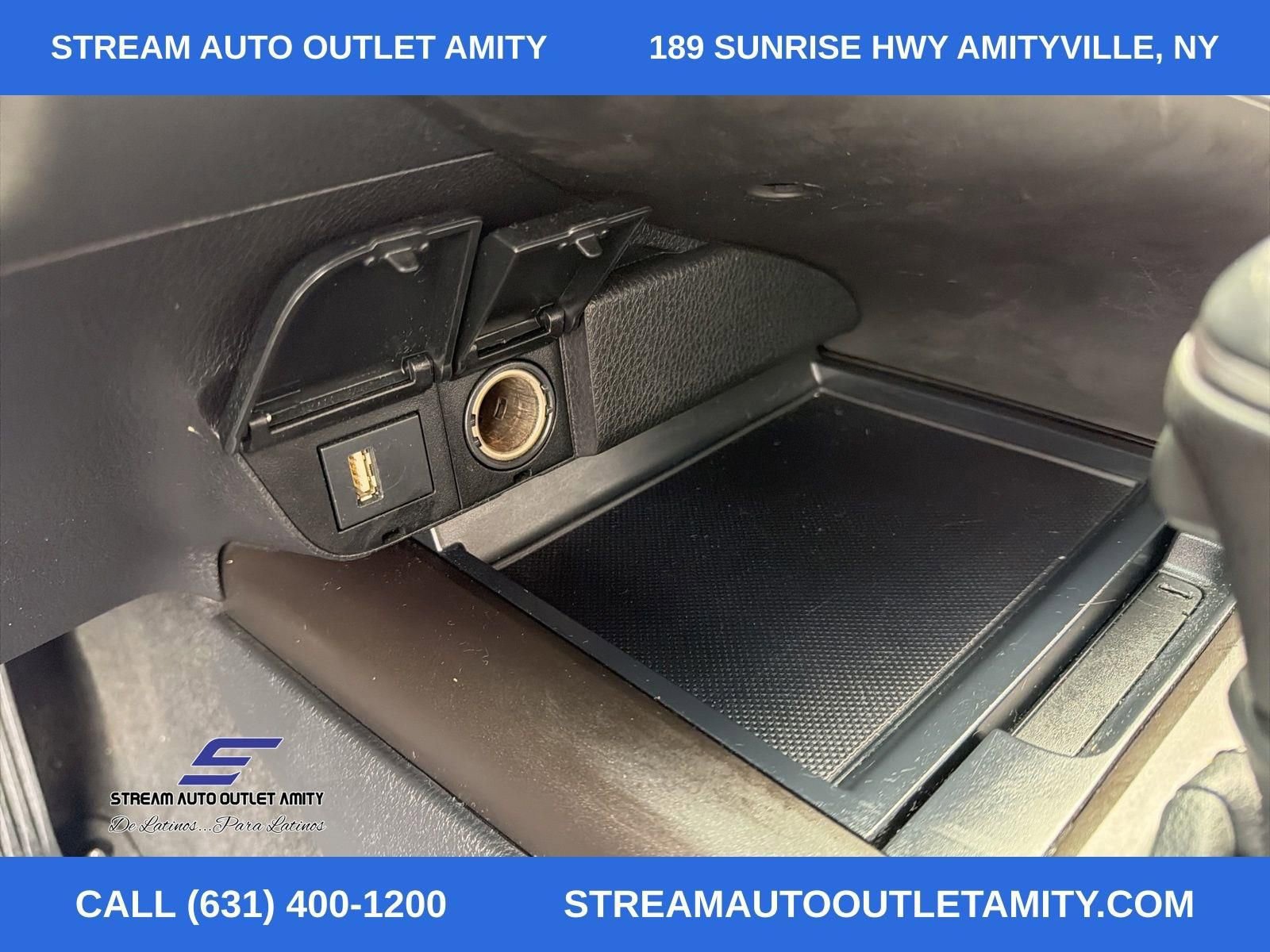 Used 2022 Toyota Camry SE image 30