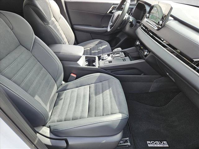 Used 2026 Nissan Rogue SL w/ Family Package AWD/4WD image 28