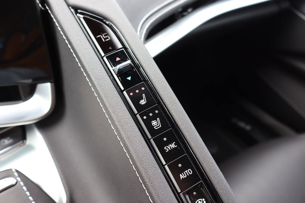 Used 2024 Chevrolet Corvette Stingray w/ Z51 Performance Package image 18