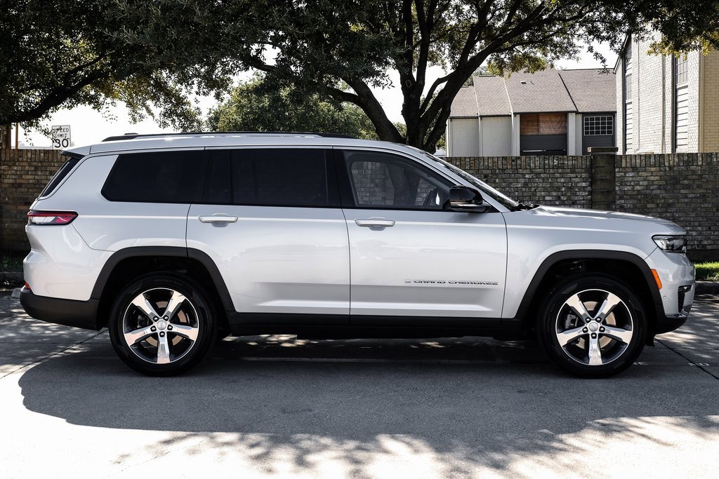 Used 2021 Jeep Grand Cherokee L Limited w/ Luxury Tech Group II image 15