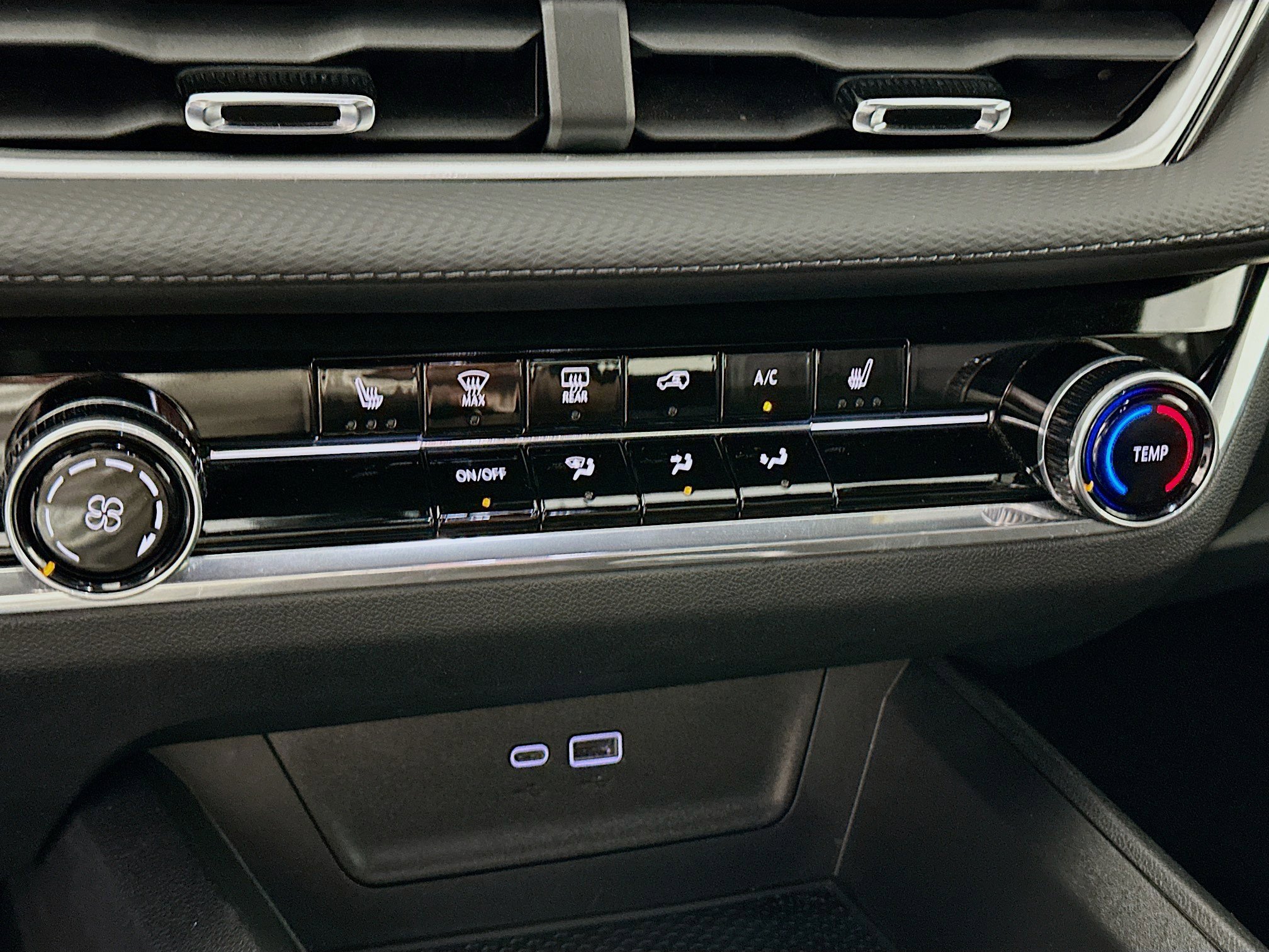 Used 2025 Chevrolet Equinox LT image 23