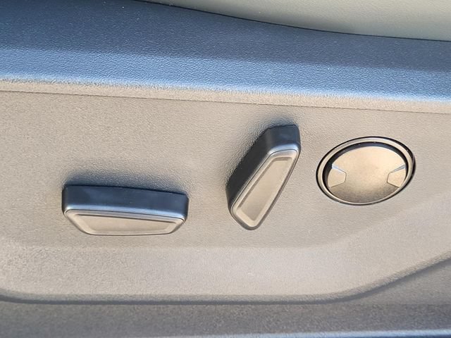 Used 2025 Ford Expedition Active RWD image 17
