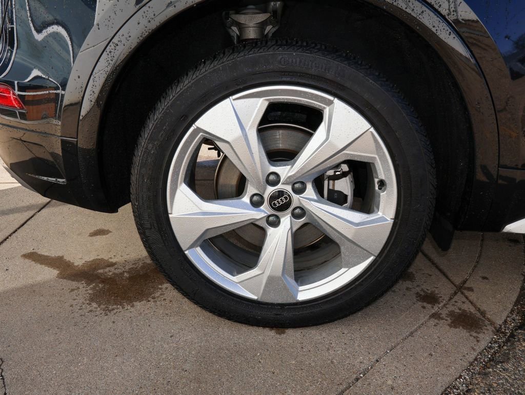 Used 2023 Audi Q5 2.0T Premium Plus w/ Premium Plus Package image 9