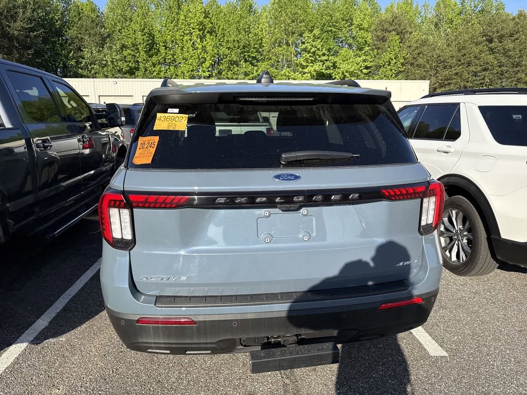 Used 2025 Ford Explorer Active image 17