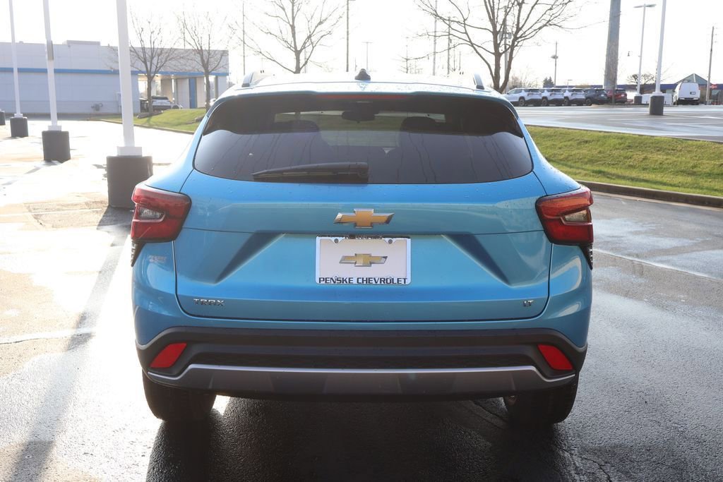 New 2026 Chevrolet Trax LT w/ LT Convenience Package FWD image 6