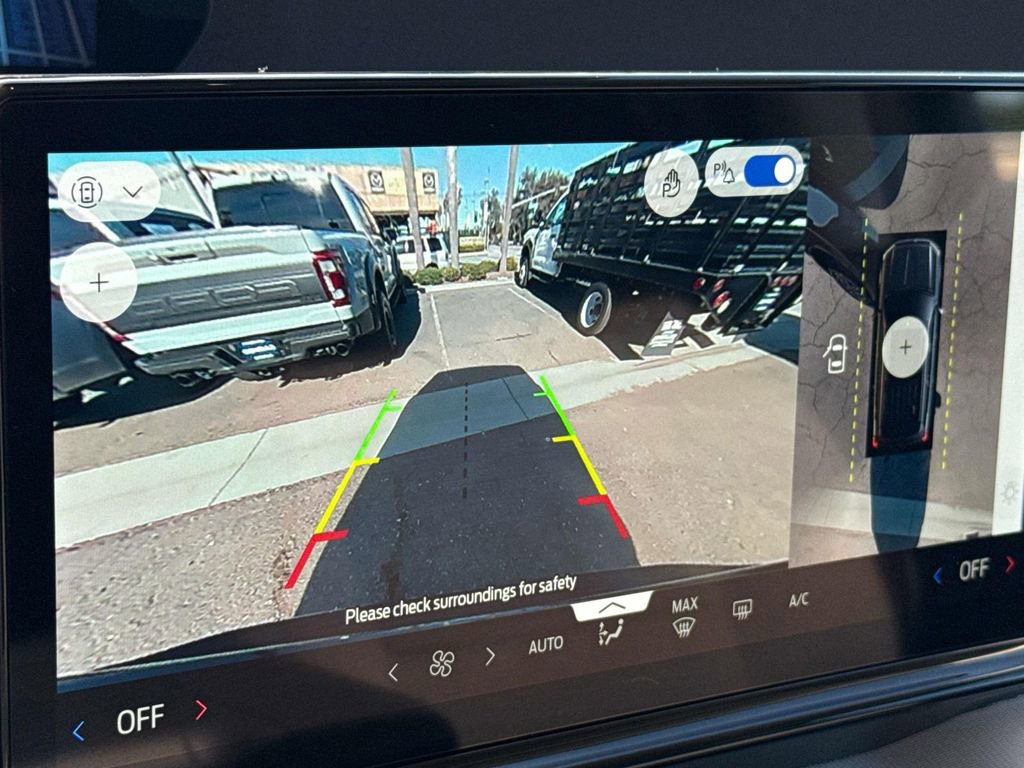 Certified 2025 Ford Expedition Active image 25