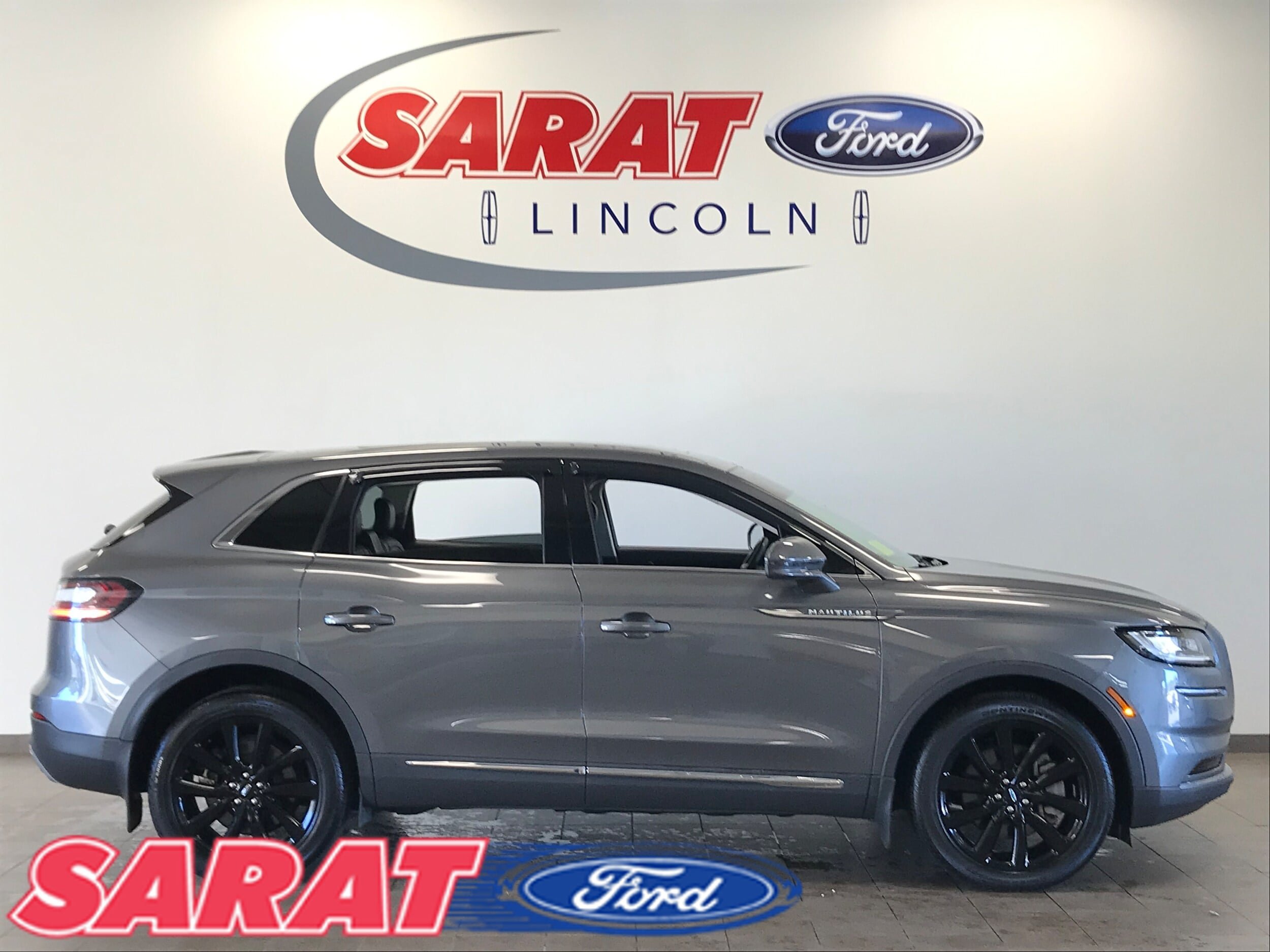 Used 2023 Lincoln Nautilus Reserve w/ Monochromatic Package AWD/4WD image 1