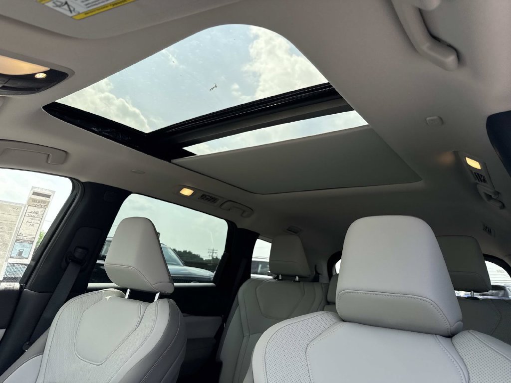 New 2027 INFINITI QX60 Luxe w/ Cargo Package AWD/4WD image 16