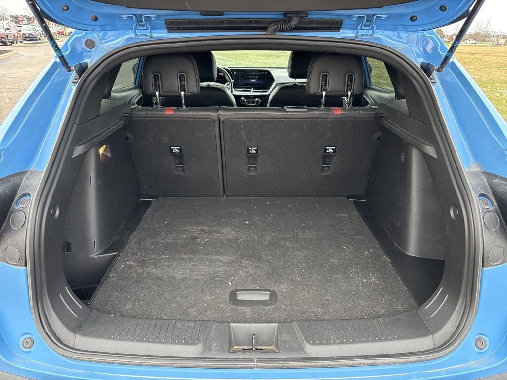 Used 2024 Chevrolet Trax RS w/ Sunroof Package image 10