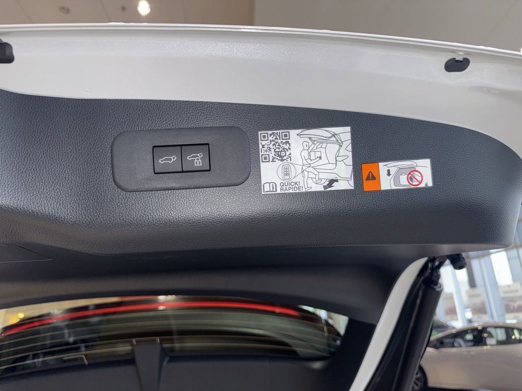 New 2025 Toyota Crown Signia image 16