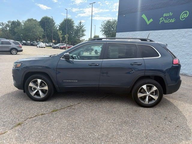 Used 2022 Jeep Cherokee Limited AWD/4WD image 2