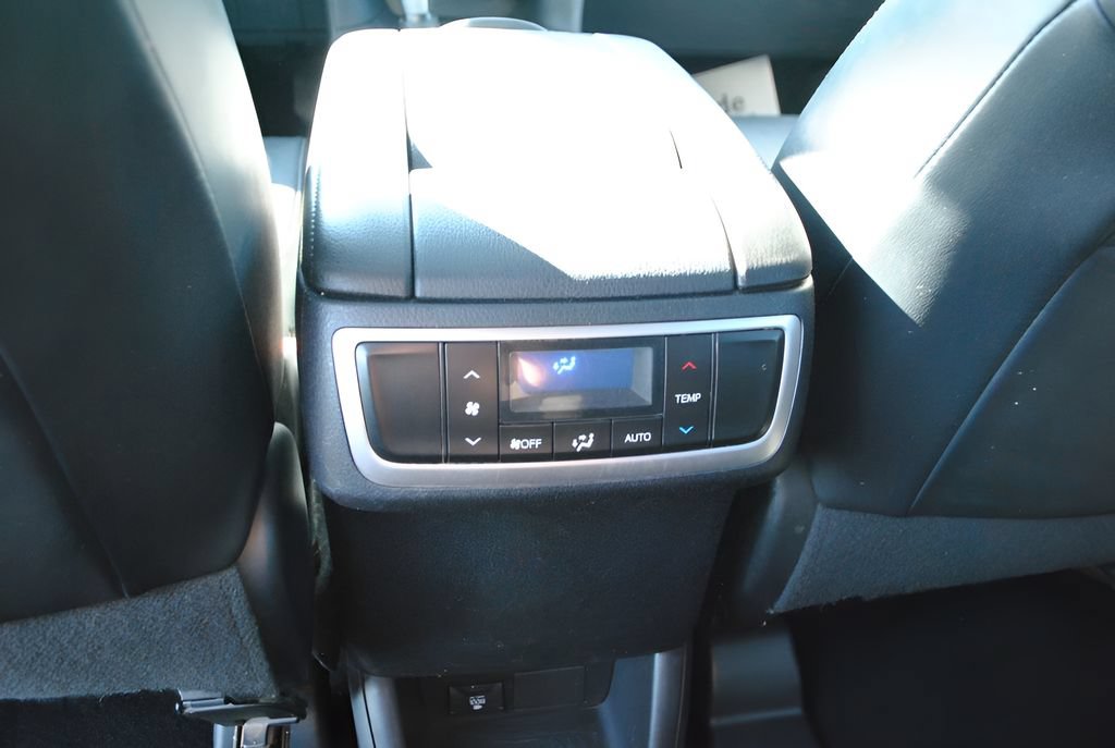 Used 2015 Toyota Highlander XLE AWD/4WD image 13