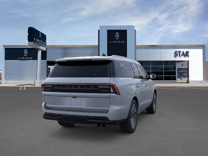 New 2025 Lincoln Navigator Reserve AWD/4WD image 8