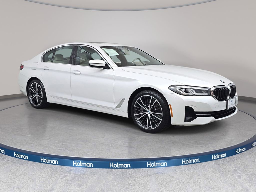 Certified 2022 BMW 530i xDrive w/ Convenience Package AWD/4WD image 3