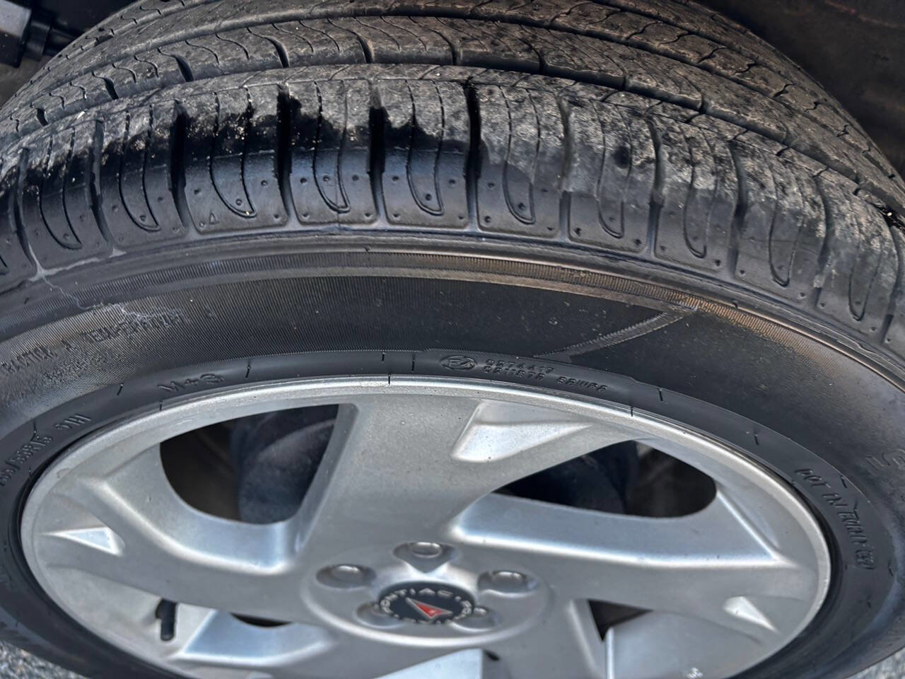 Used 2003 Pontiac Vibe w/ Power Group Value Package image 15