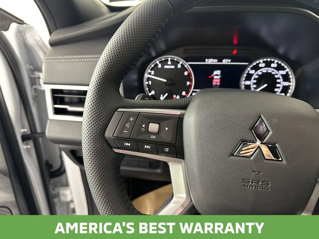 New 2026 Mitsubishi Outlander LE AWD/4WD image 25