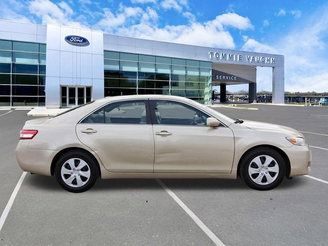 Used 2010 Toyota Camry image 5