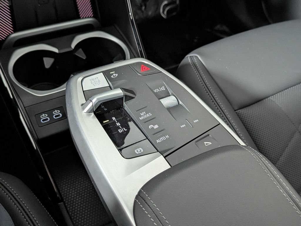 Used 2025 BMW X1 xDrive28i w/ Technology Package image 24