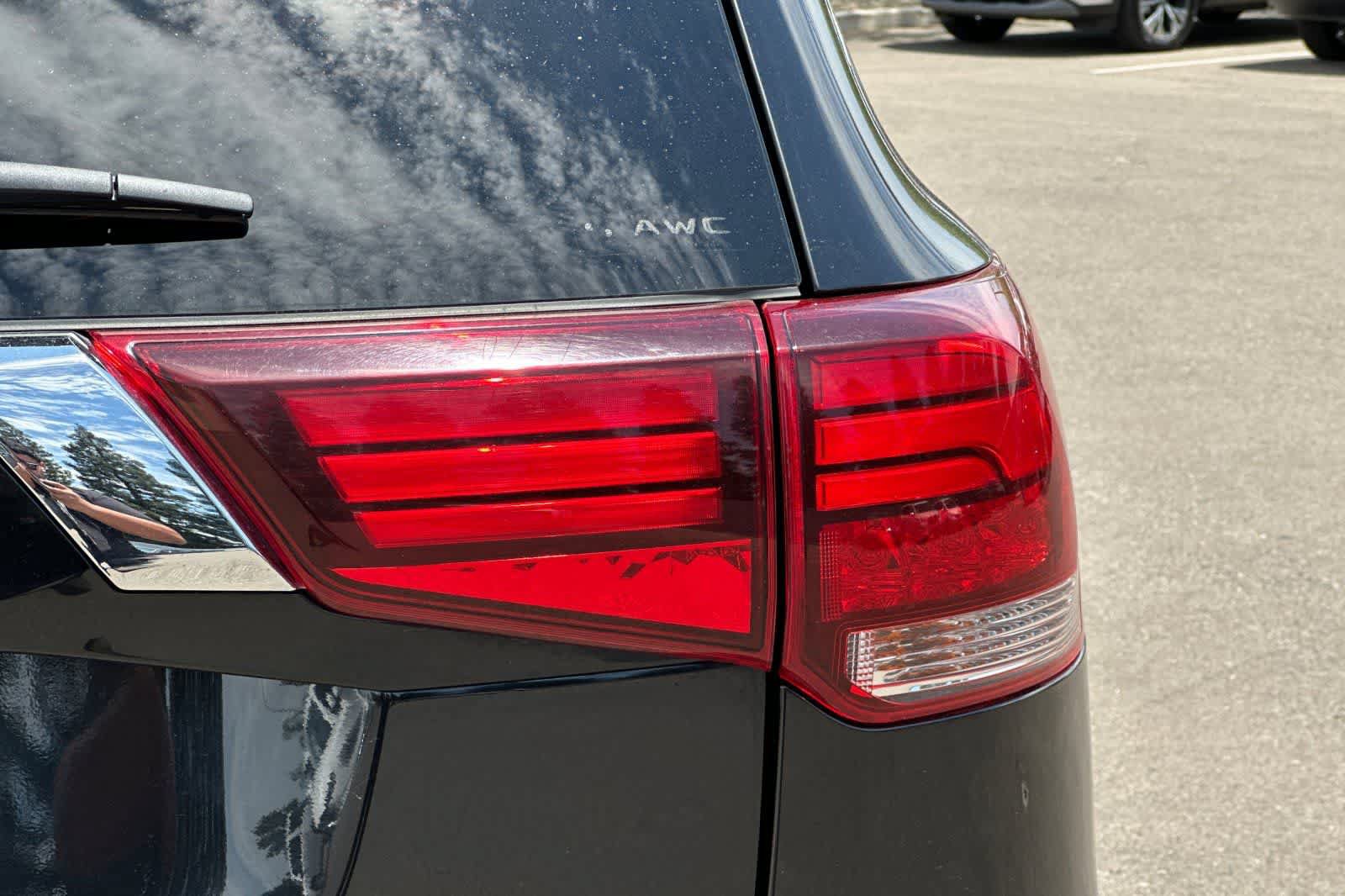 Used 2020 Mitsubishi Outlander SE AWD/4WD image 34