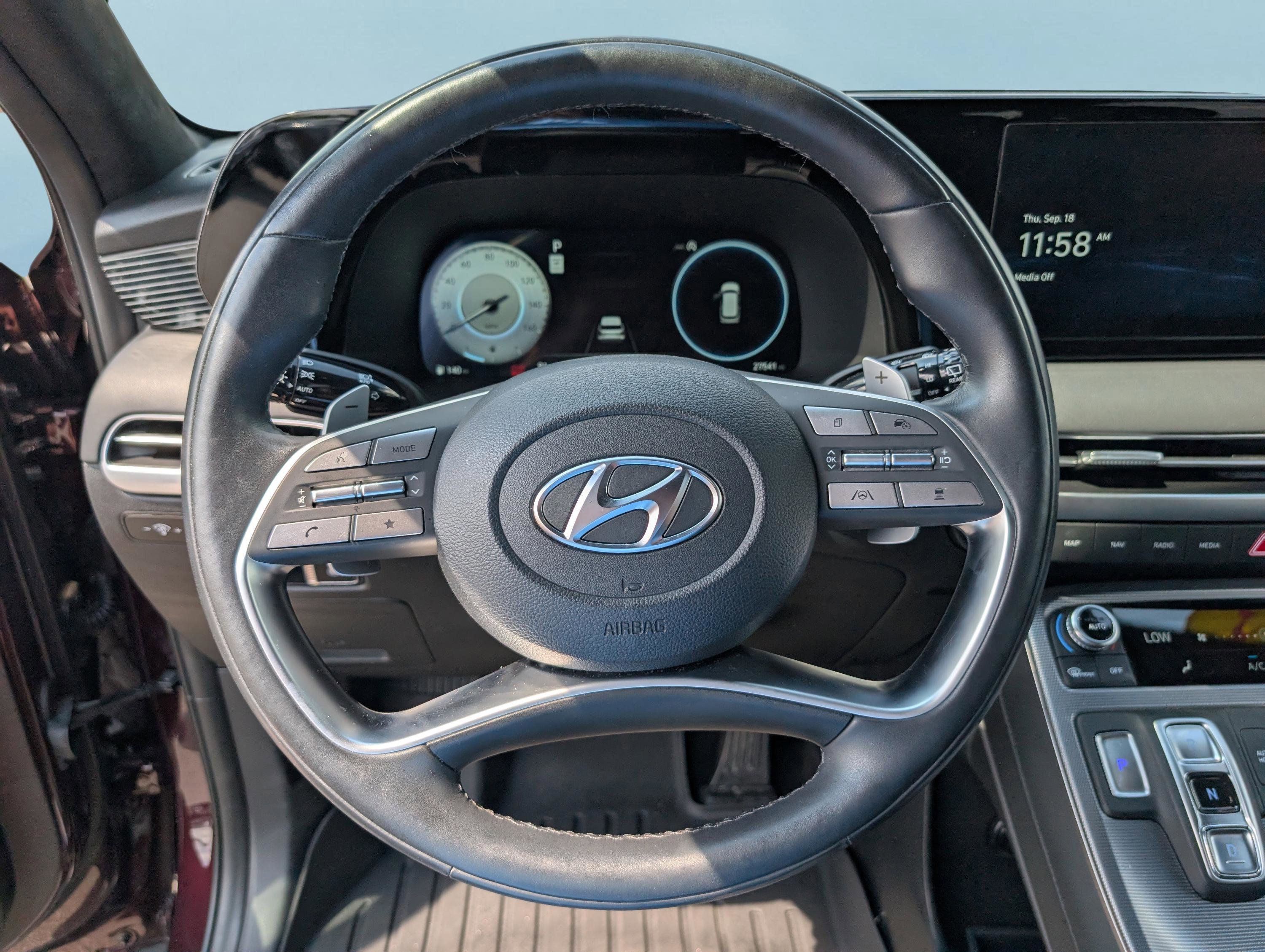 Used 2023 Hyundai Palisade Calligraphy image 22