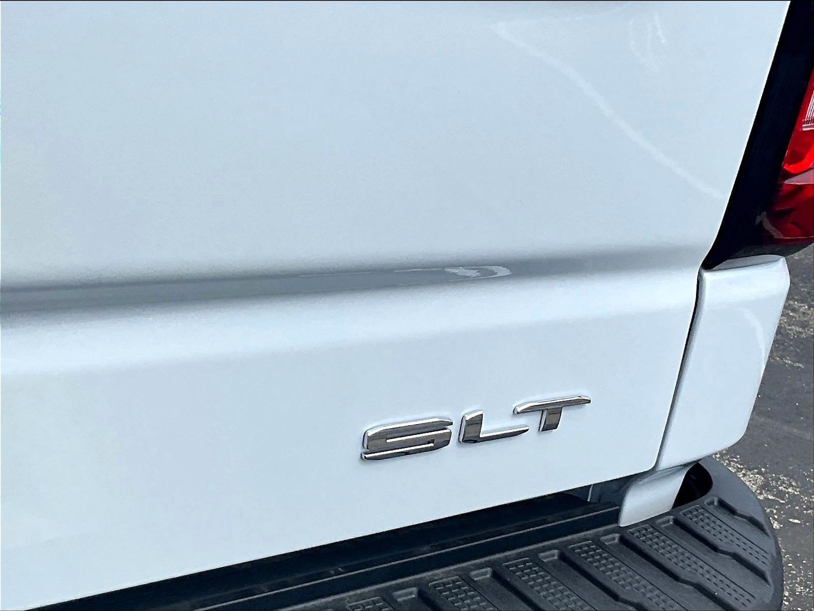 New 2026 GMC Sierra 1500 SLT w/ SLT Premium Plus Package AWD/4WD image 8
