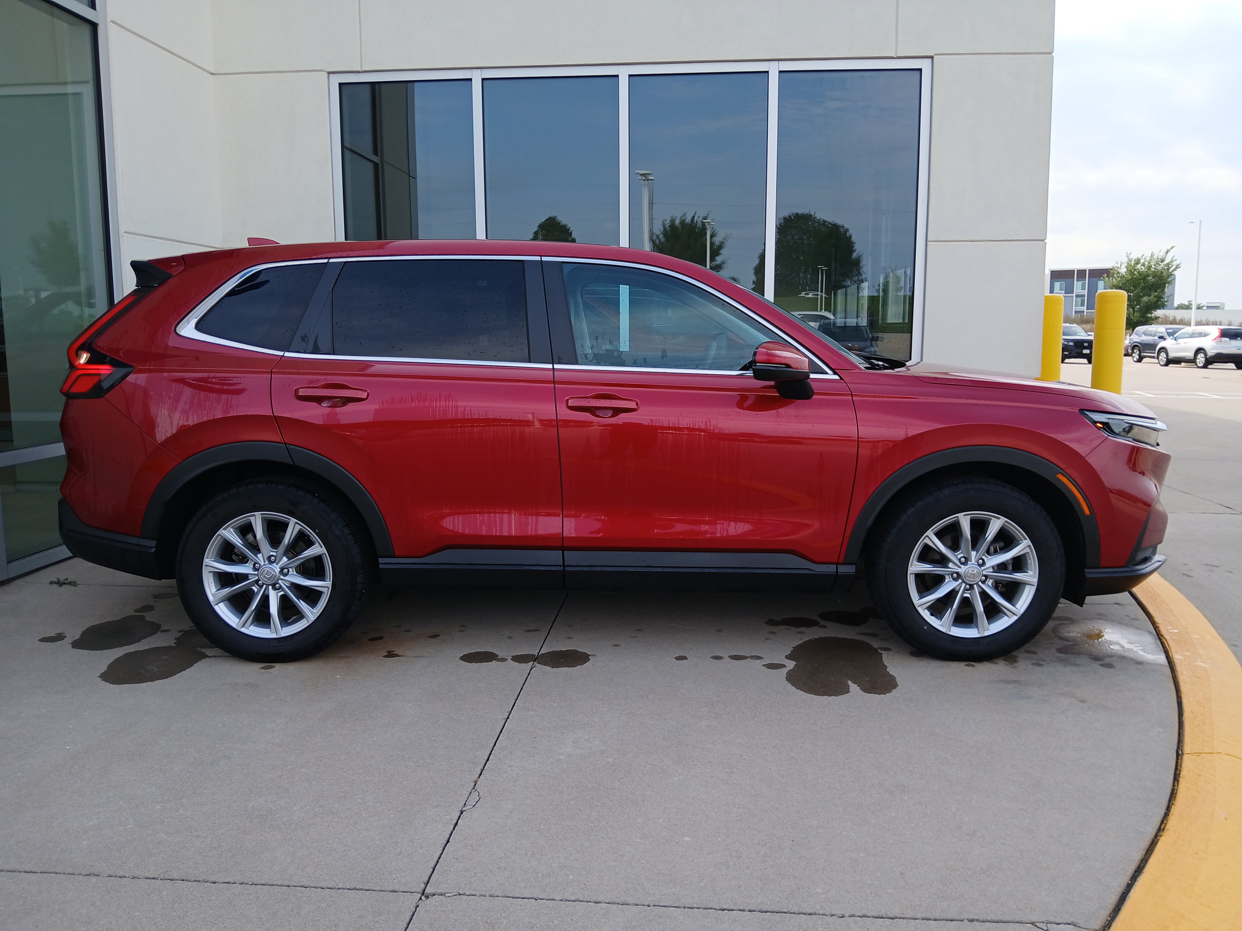 Used 2024 Honda CR-V EX image 6