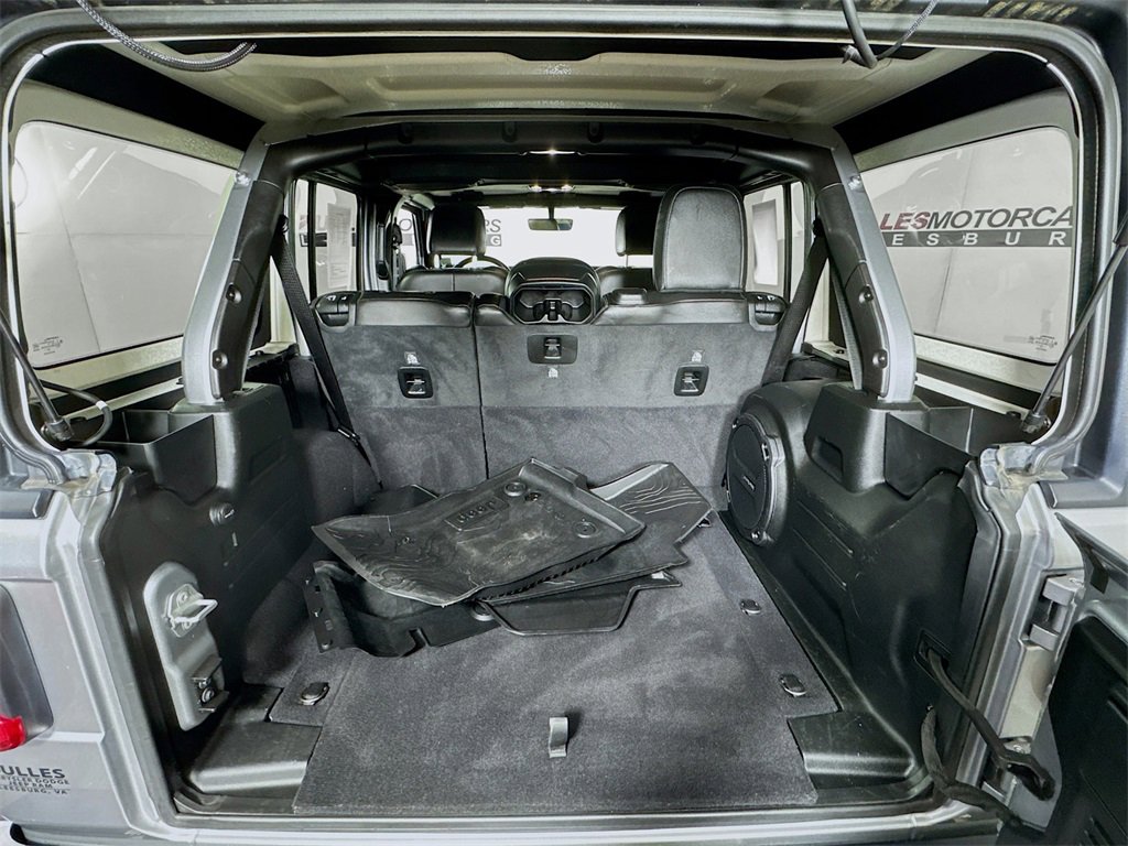 Used 2020 Jeep Wrangler Unlimited Sahara image 25